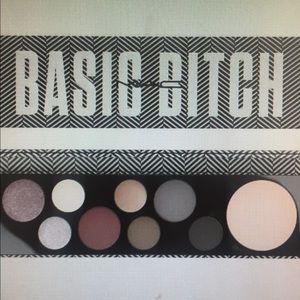 MAC Cosmetics. Basic Bitch Eye Shadow Palette